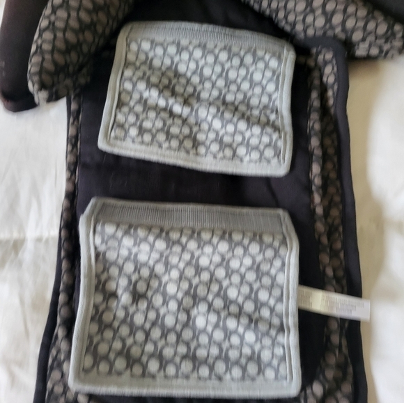 Babies R Us Car Seat Insert - Picture 3 of 9